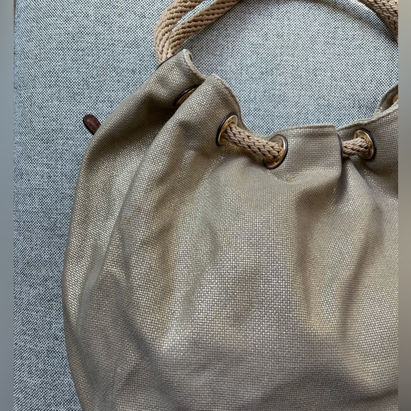 ✨ Michael Kors Marina Gathered
Drawstring Gold Metallic Shimmer
Tote Bag ✨ - Picture 10 of 17